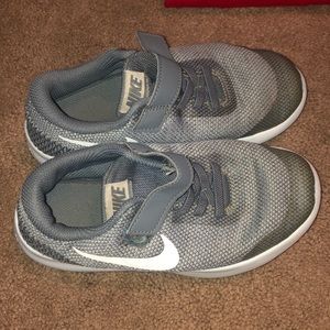 boys Nike tennis shoe size 13c